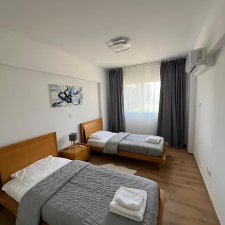 Iris Village Grand * Paphos