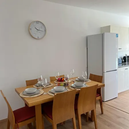 Iris Village Grand Apartament *