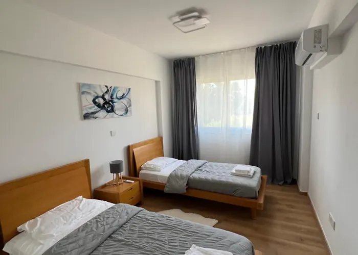 Iris Village Grand * Paphos